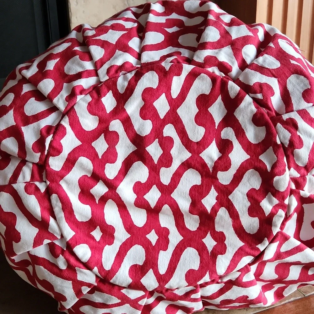Roberta Roller Rabbit Red and White Patterned Large Tote Bag - Picture 4 of 12